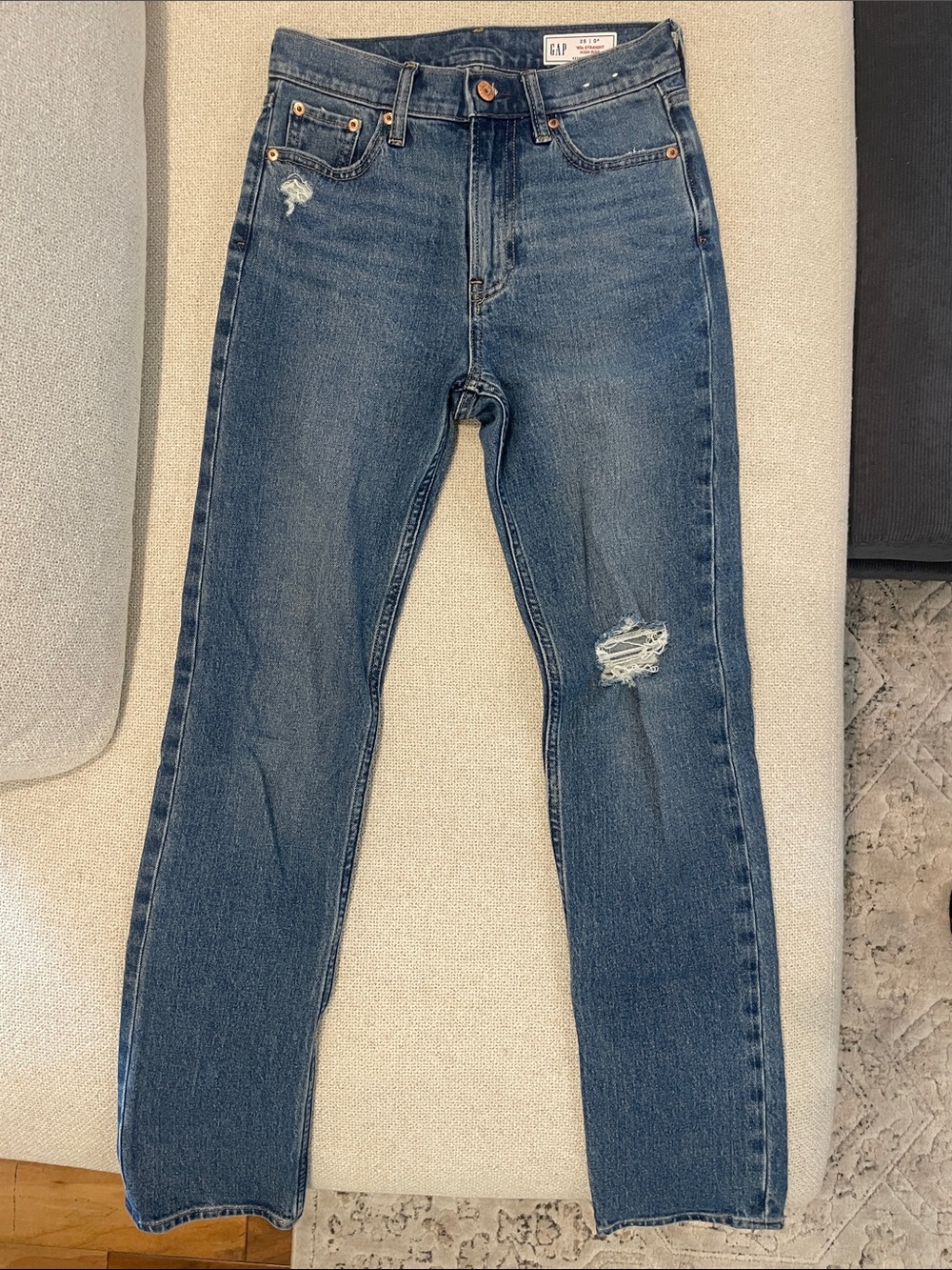 GAP Women's Mid-Blue 90s Straight High Rise Jeans with Knee Distress